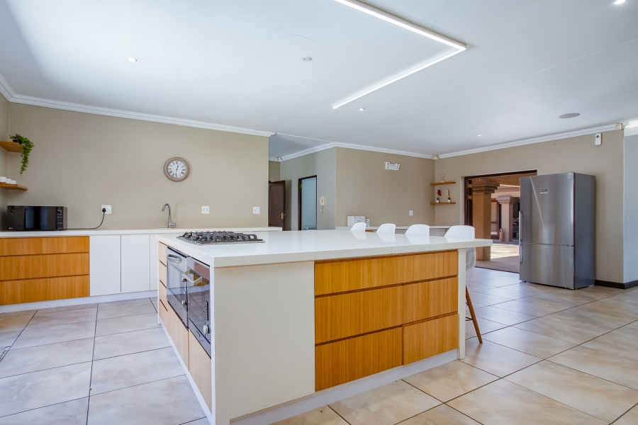 6 Bedroom Property for Sale in Wellington West Western Cape